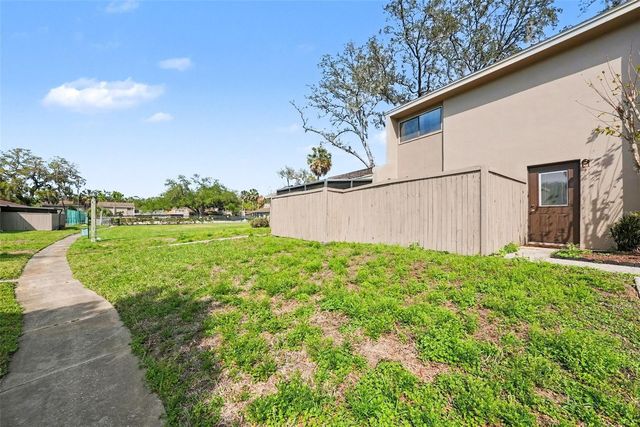 8606 PALM LANE 116, Temple Terrace, FL 33637