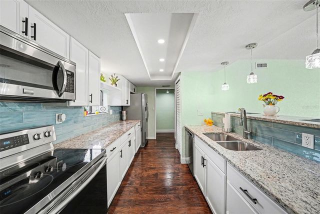 8606 PALM LANE 116, Temple Terrace, FL 33637