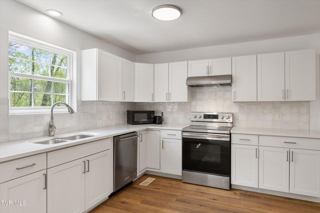 6817 Audrianna Lane, Knoxville, TN 37918