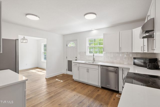 6817 Audrianna Lane, Knoxville, TN 37918