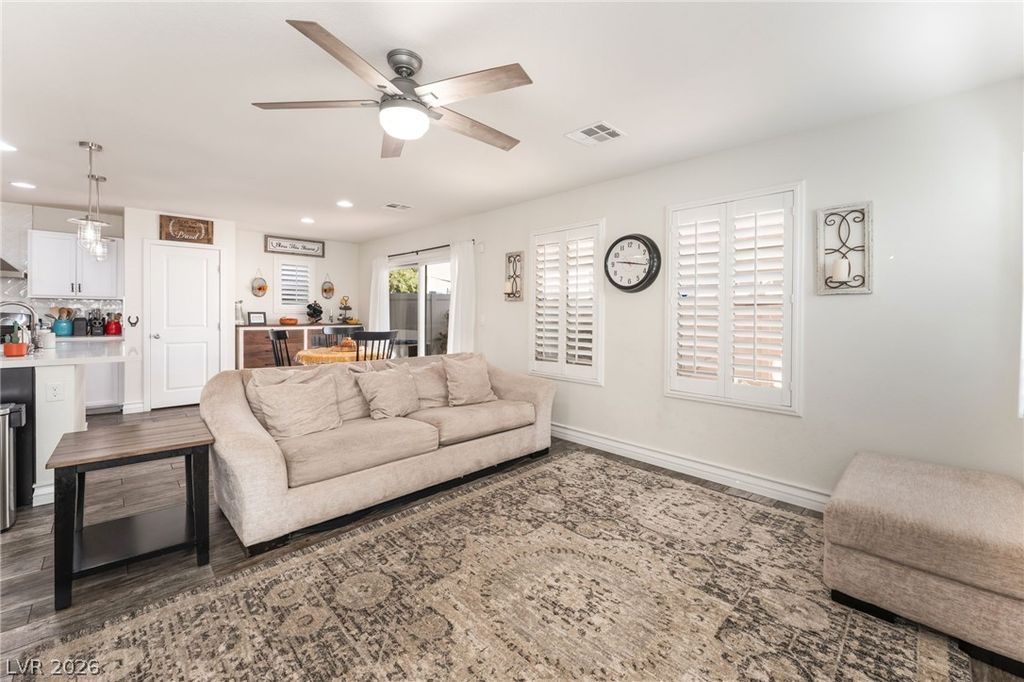 3668 Via Mariposa Avenue, Las Vegas, NV 89115 — photo 4