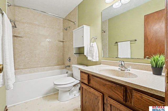 7204 S 149 Circle, Omaha, NE 68138