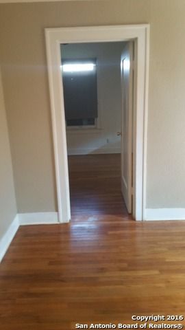 2223 E HOUSTON ST, San Antonio, TX 78202