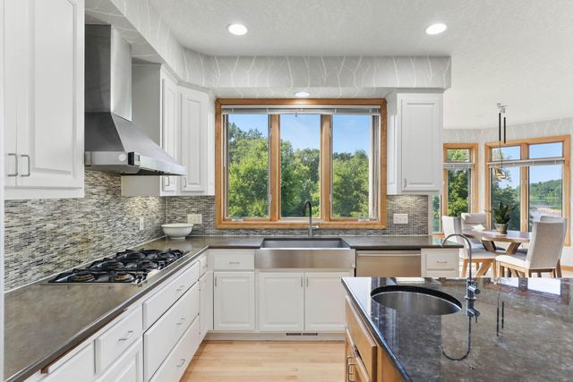 18715 24th Avenue N, Plymouth, MN 55447