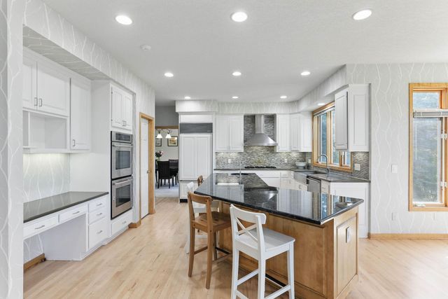 18715 24th Avenue N, Plymouth, MN 55447