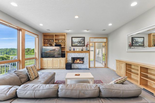 18715 24th Avenue N, Plymouth, MN 55447