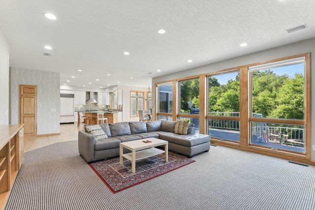 18715 24th Avenue N, Plymouth, MN 55447