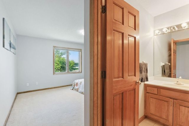 18715 24th Avenue N, Plymouth, MN 55447