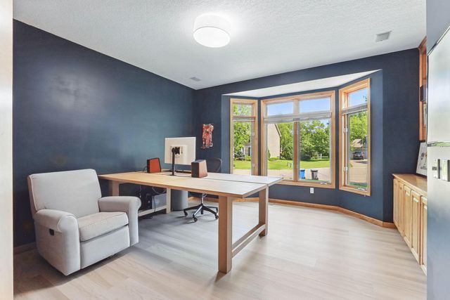 18715 24th Avenue N, Plymouth, MN 55447