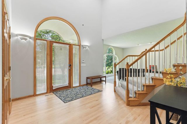 18715 24th Avenue N, Plymouth, MN 55447