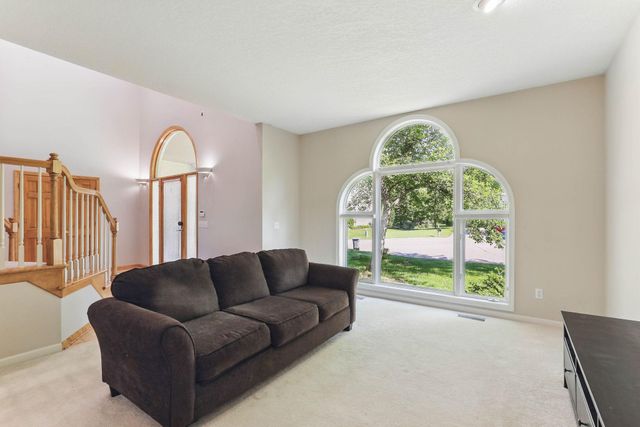 18715 24th Avenue N, Plymouth, MN 55447