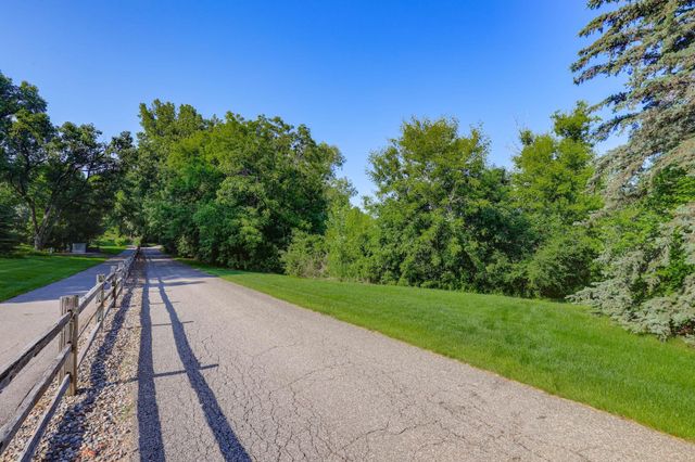 18715 24th Avenue N, Plymouth, MN 55447