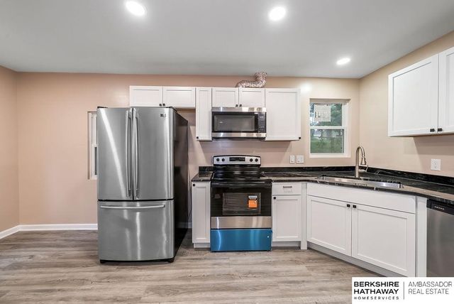 7306 S 28th Street, Bellevue, NE 68147