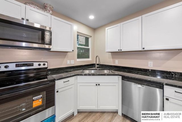 7306 S 28th Street, Bellevue, NE 68147