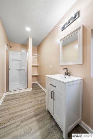 7306 S 28th Street, Bellevue, NE 68147