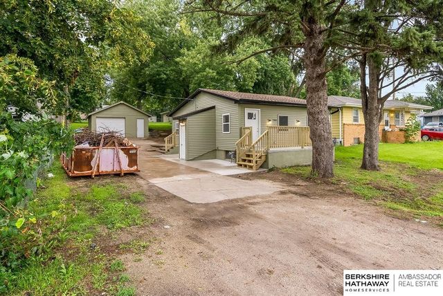 7306 S 28th Street, Bellevue, NE 68147