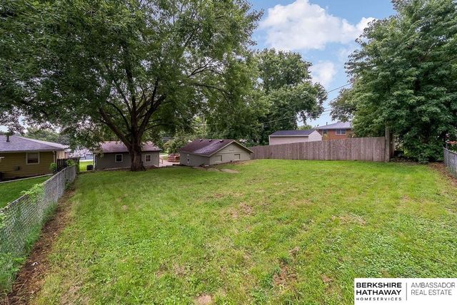 7306 S 28th Street, Bellevue, NE 68147