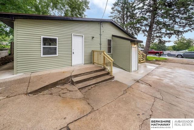 7306 S 28th Street, Bellevue, NE 68147