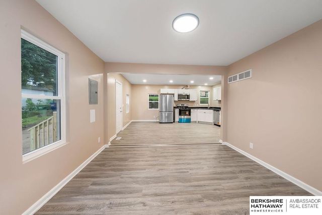 7306 S 28th Street, Bellevue, NE 68147