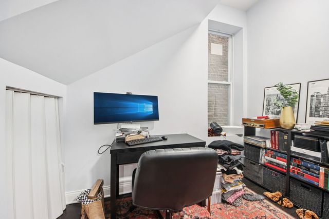 917 N Sacramento Boulevard, Chicago, IL 60622