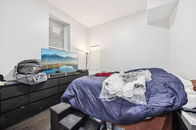 917 N Sacramento Boulevard, Chicago, IL 60622