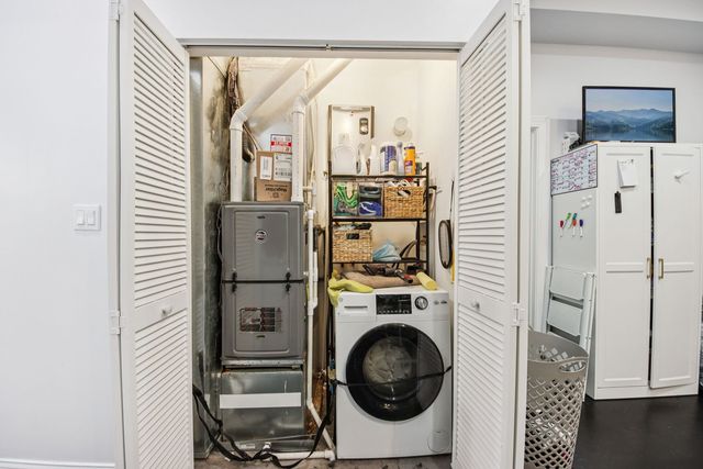 917 N Sacramento Boulevard, Chicago, IL 60622