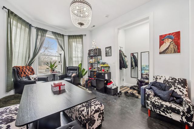 917 N Sacramento Boulevard, Chicago, IL 60622