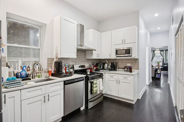 917 N Sacramento Boulevard, Chicago, IL 60622