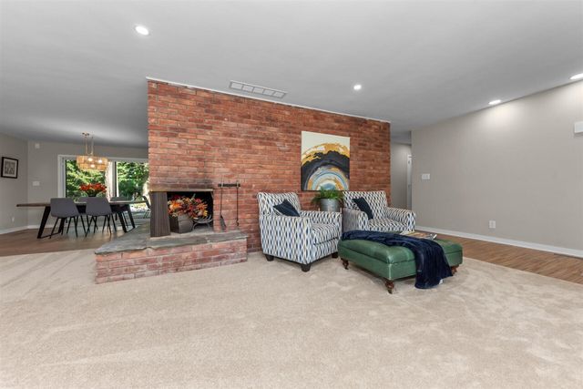 3446 Charing Cross Road, Ann Arbor, MI 48108