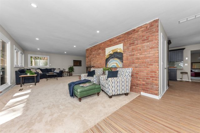 3446 Charing Cross Road, Ann Arbor, MI 48108