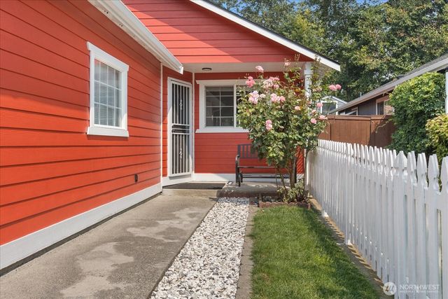 5805 105th Place NE, Marysville, WA 98270
