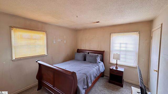 136 Raintree Drive, Spartanburg, SC 29301