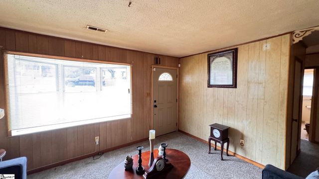 136 Raintree Drive, Spartanburg, SC 29301