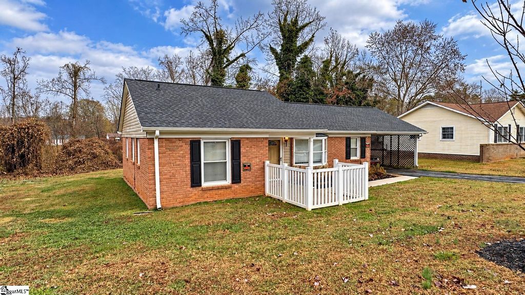 136 Raintree Drive, Spartanburg, SC 29301