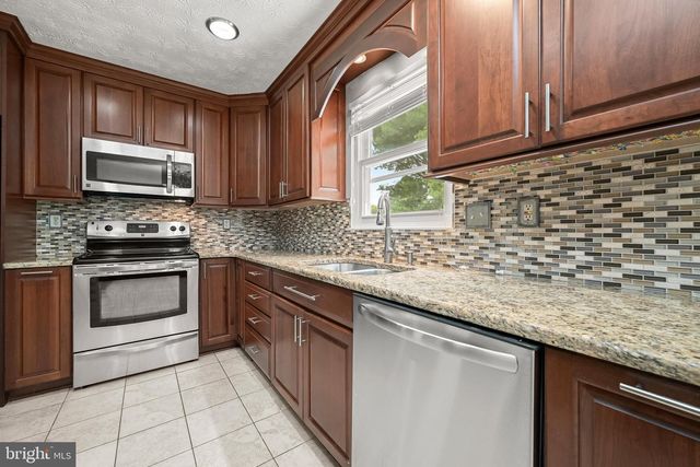 8209 MOSSY STONE CT, Laurel, MD 20723