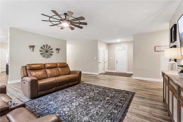 5903 Homeplace LN, Gloucester, VA 23061