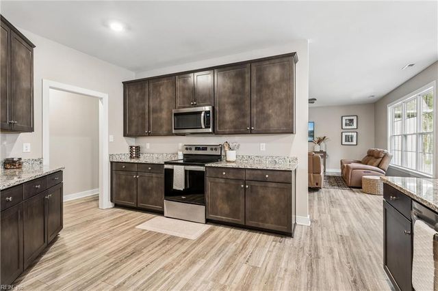 5903 Homeplace LN, Gloucester, VA 23061