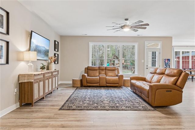 5903 Homeplace LN, Gloucester, VA 23061