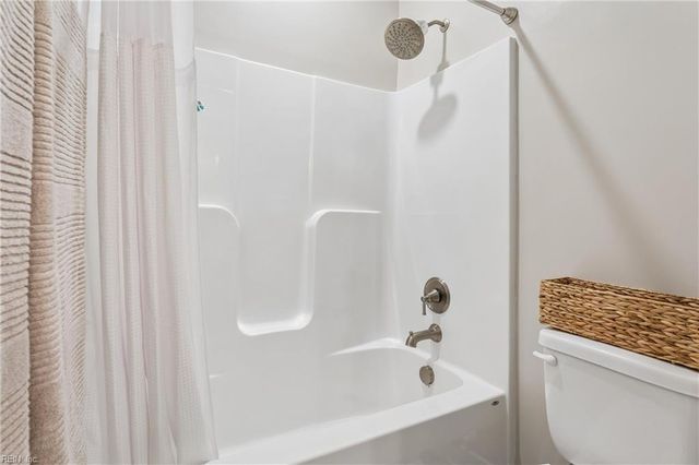 5903 Homeplace LN, Gloucester, VA 23061