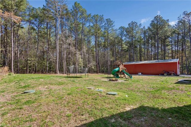 5903 Homeplace LN, Gloucester, VA 23061