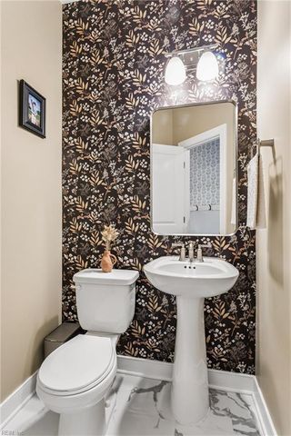 5903 Homeplace LN, Gloucester, VA 23061