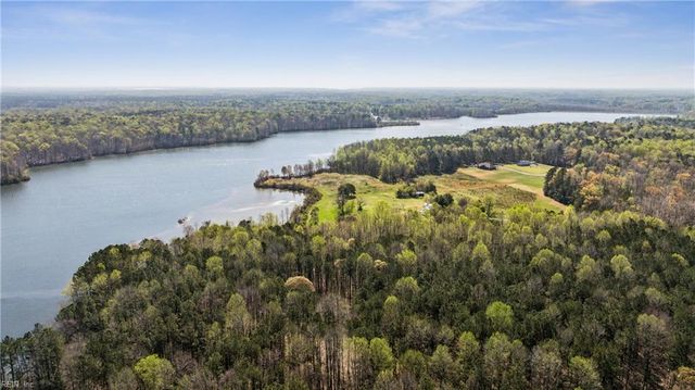 5903 Homeplace LN, Gloucester, VA 23061