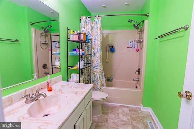 17916 CLUBHOUSE DR, Hagerstown, MD 21740
