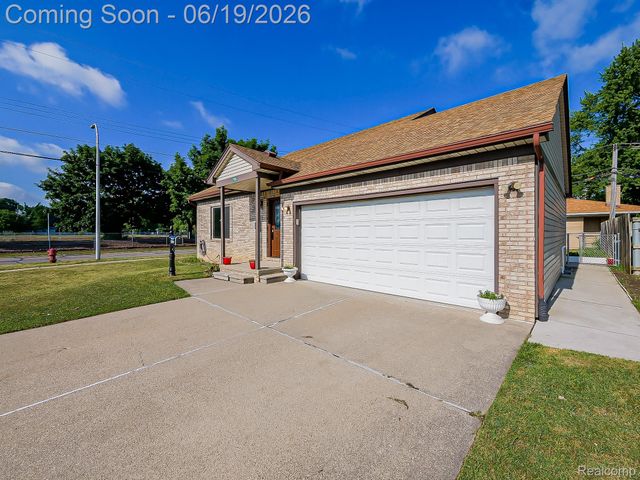 27051 Demrick Street, Roseville, MI 48066