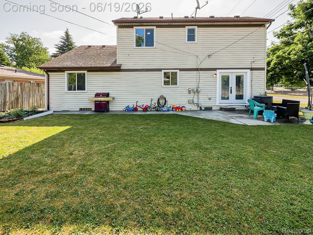 27051 Demrick Street, Roseville, MI 48066
