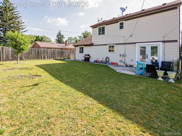 27051 Demrick Street, Roseville, MI 48066