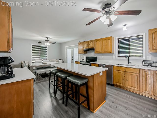 27051 Demrick Street, Roseville, MI 48066
