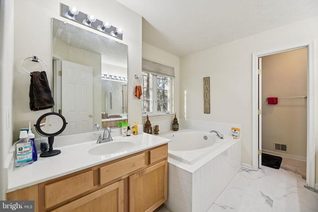 11275 LORD BALTIMORE DR, Swan Point, MD 20645