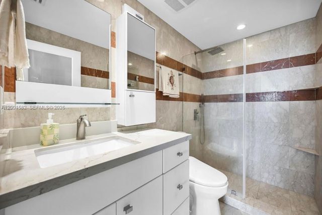 5601 Collins Ave 903, Miami Beach, FL 33140