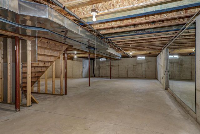 1511 DICKENSON COURT, Neenah, WI 54956